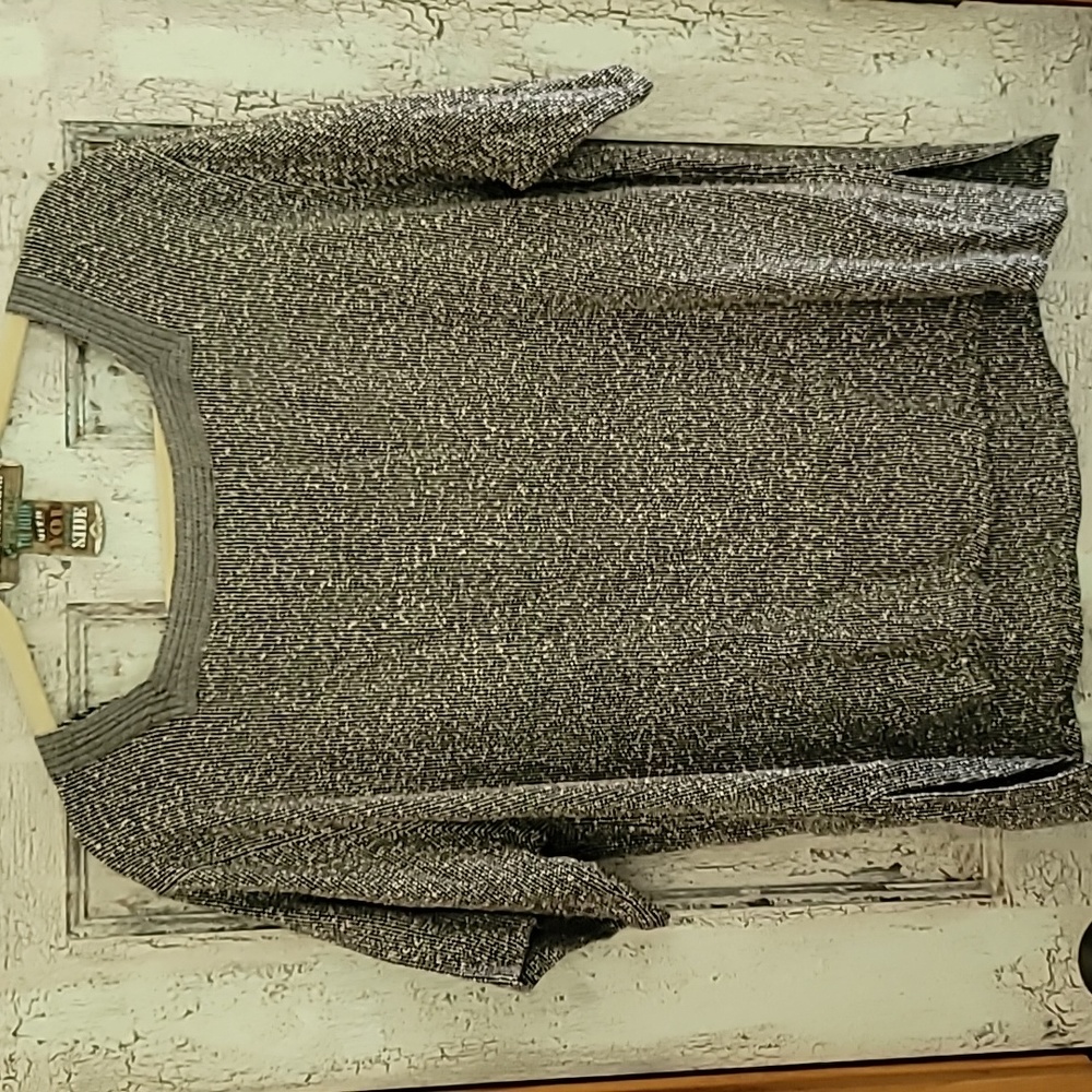 Black & white top from Dairi - Picture 3 of 3